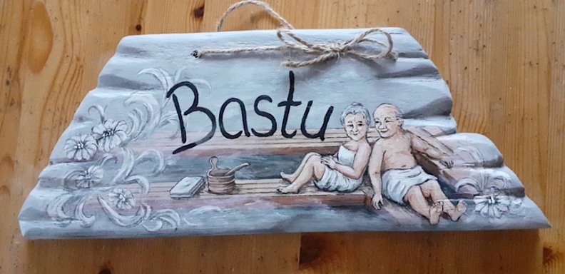 Handmålad bastu skylt med ett gammalt par som bastar